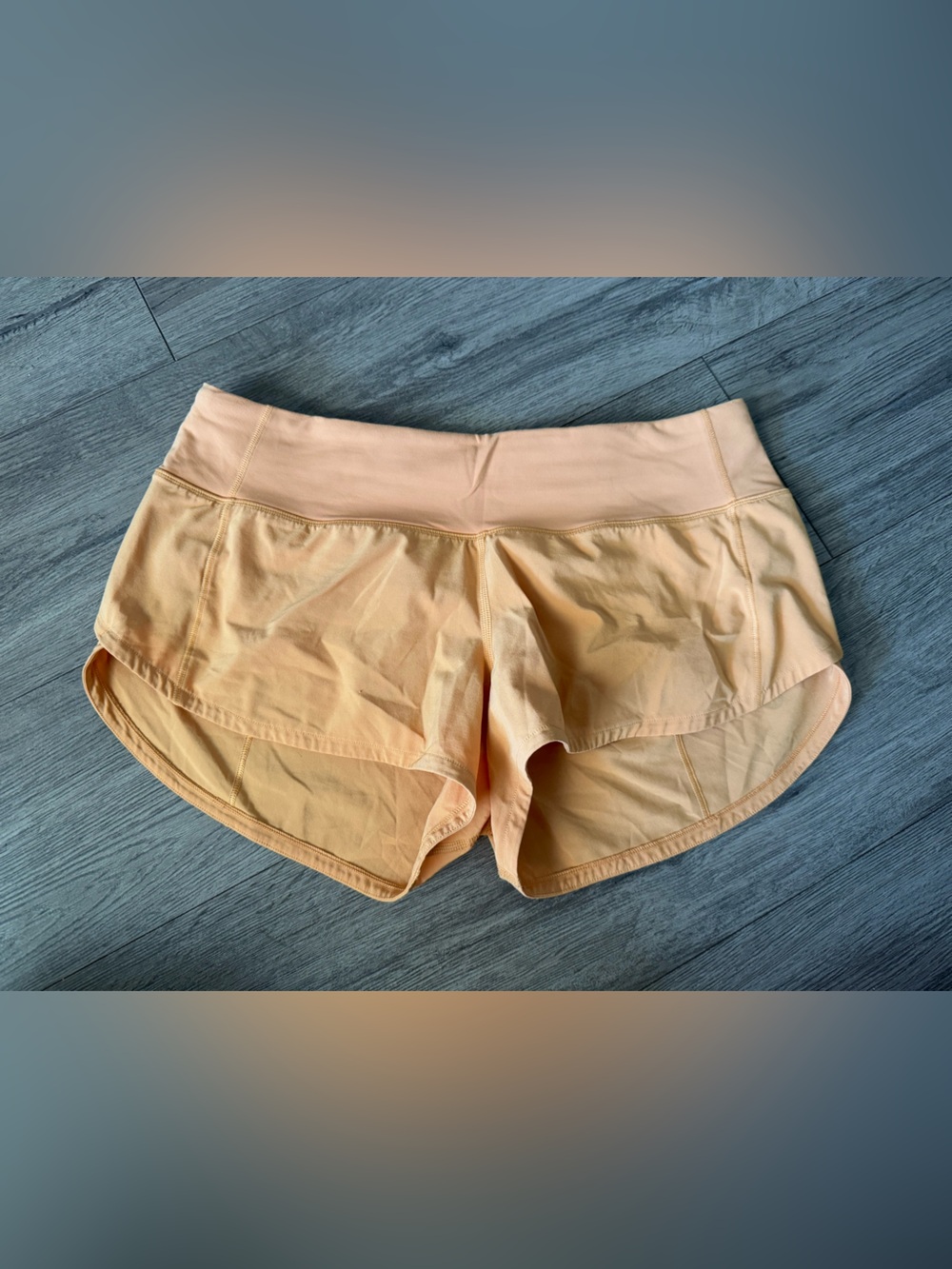 Lululemon Speed Up Short *2.5"
Monarch Orange